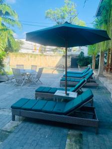 Heart of Seminyak 2bed 2bath 2 pools super quiet