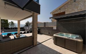 Lovely Home In Pridraga