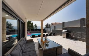 Lovely Home In Pridraga 