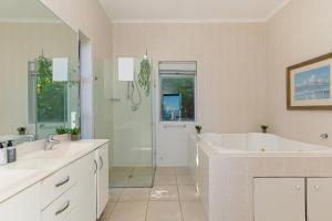 Backup-Power, Private Pool, Sea Views, Camps Bay