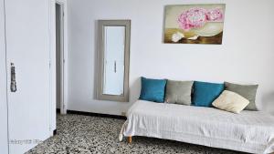 Appartements ERBALUNGA location T1 pieds dans l-eau : photos des chambres
