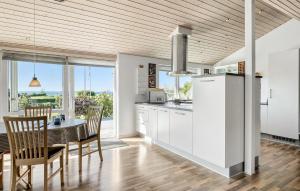 3 Bedroom Amazing Home In Brenderup Fyn