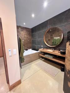 B&B / Chambres d'hotes La Maison Coloniale Suites privatives de luxe : photos des chambres