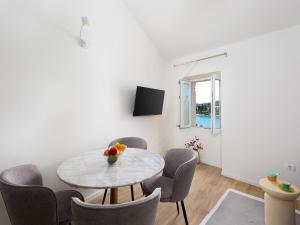 New2024 Marks Seaview Residence by Irundo