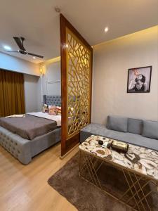Square Residency
