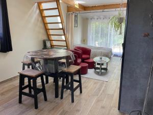 Studio indépendant avec filet de lecture