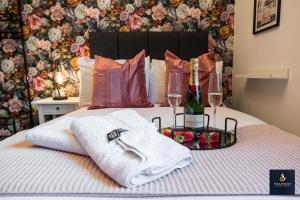 Stylish Modern Apt & Private Free Parking Space