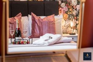 Stylish Modern Apt & Private Free Parking Space