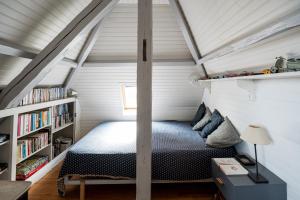 DUPLEX villa ancienne, 59 m2 , vue mer et plein centre!