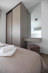 Apartments with parking space Trogir - 24605