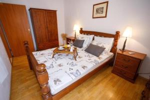 Family friendly house with a swimming pool Milna, Brac - 24609