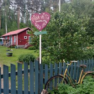 Piha-aitta taajamassa