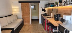 Sejours chez l'habitant Chambre independante grand confort avec parking prive clos en centre ville : photos des chambres