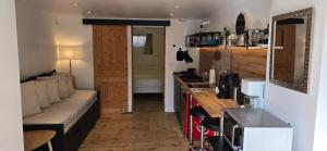 Sejours chez l'habitant Chambre independante grand confort avec parking prive clos en centre ville : photos des chambres