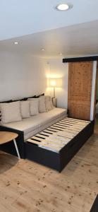 Sejours chez l'habitant Chambre independante grand confort avec parking prive clos en centre ville : photos des chambres