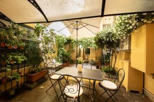 Madalina Apartment with Garden