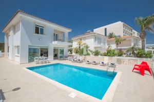 Protaras Mesogeios Villa Me16 Beachfront Villa in Protaras Center