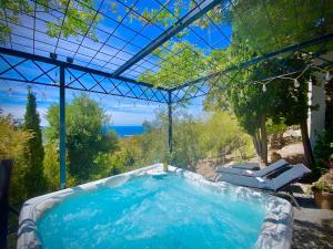 El Solitaire-Luxurious villa-Infinity salt water pool-Sea views-Jacuzzi