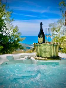 El Solitaire-Luxurious villa-Infinity salt water pool-Sea views-Jacuzzi