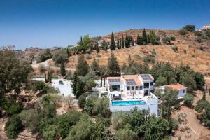 El Solitaire-Luxurious villa-Infinity salt water pool-Sea views-Jacuzzi