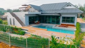 Seashine Private Pool Villa at Klong Muang