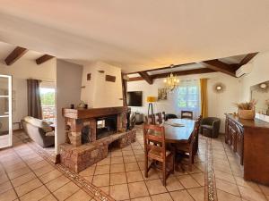 Villas Maison avec piscine chemin d-erbajolo proche centre Ajaccio : photos des chambres