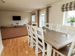 James Ville Marina Lodge 13