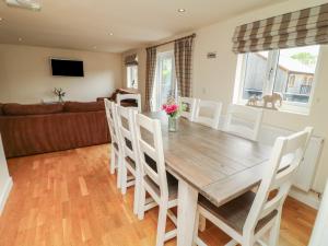 James Ville Marina Lodge 9