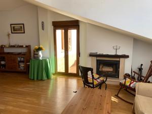 Ático con chimenea en Bronchales