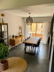 Location appartement Mandelieu, piscines privées, garage, proche des plages