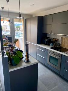 Location appartement Mandelieu, piscines privées, garage, proche des plages