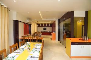 Hotel Swimming Sea Facing