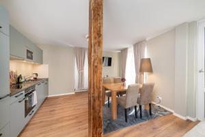 BetweenLakes Apartment 1st floor