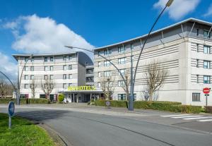 Hotels B&B HOTEL Calais Terminal Cite Europe 3 etoiles : photos des chambres