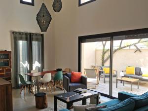 Maisons de vacances Loft en Provence - Terrasse-Climatisation-Proche Golf et Luberon : Maison 2 Chambres