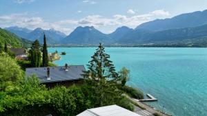Villas La Maison du Lac sleeps 10 and has air conditioning : photos des chambres