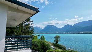 Villas La Maison du Lac sleeps 10 and has air conditioning : photos des chambres