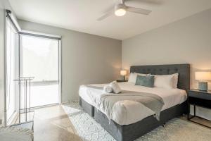 Ultimate Luxury family Home With Spa Pool