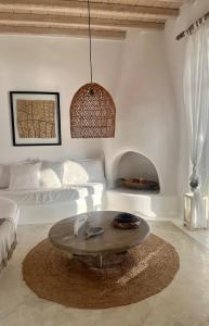 White Luxury Villa with amazing seaview and pool