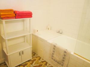 Maisons de vacances RONCE ,MER 3mn ,VELODYSSEE 10mn ,LIBRE14au18aout ET au22aout, avec local 2roues, avec VOS animO ! , : photos des chambres