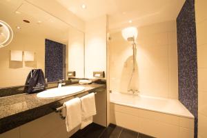 Superior Double Room with Garden View room in Carathotel Düsseldorf City