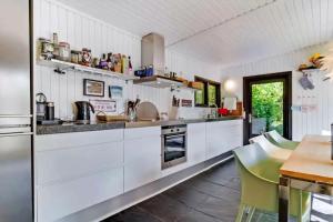 Peaceful Beach House Life Just 50 M From Shore