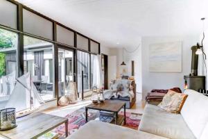 Peaceful Beach House Life Just 50 M From Shore