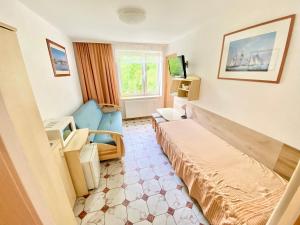 #2 Seaside Studios with Bathroom by Swell