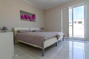 Modern Penthouse with terraces in Marsascala