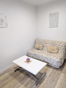 Appartements PontA Appart T2 - Proche Gare, Parc de Blossac et Centre-ville : photos des chambres