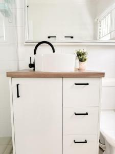 Sunday in Sevilla - 2BR - Sleeps 6 - CBD and Parking