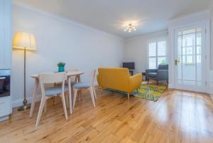 Chic Dockside Retreat