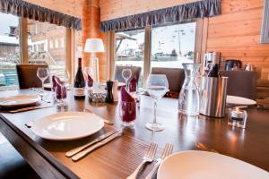 Simply Morzine - Chalet Carving