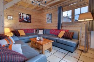 Simply Morzine - Chalet Carving